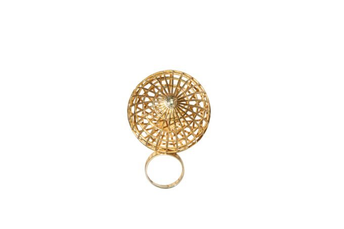Kinēsis wave perforated ring
