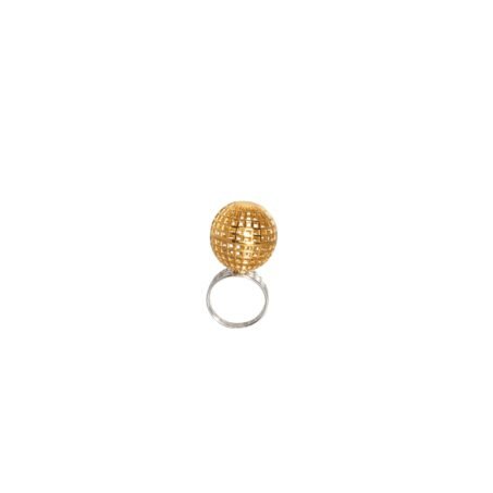 Kinēsis wave perforated ring