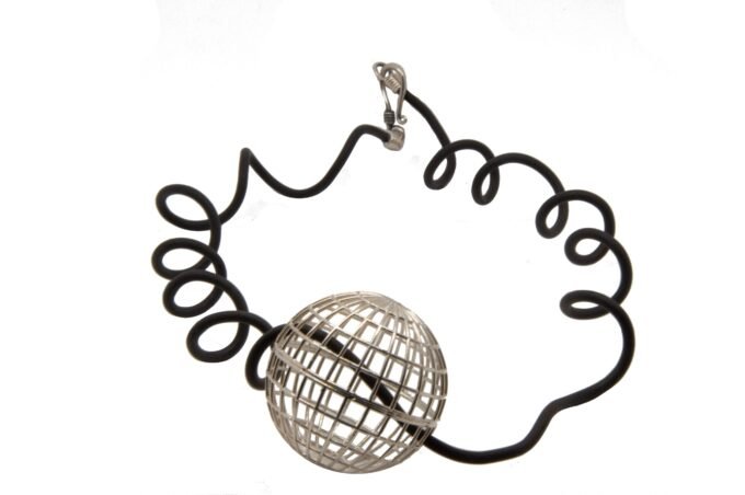Kinēsis movement necklace