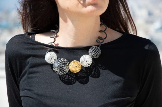 Kinēsis movement necklace - Image 2
